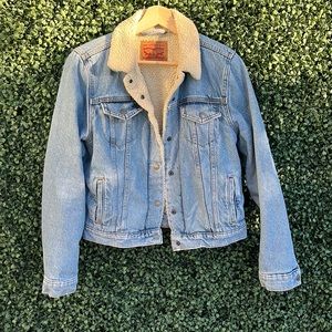 Levi’s light blue vintage jeans jacket size M